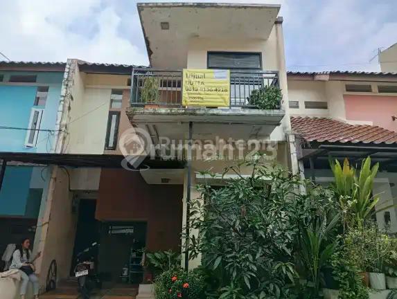 Rumah 2 Lantai Dalam Townhouse di Cirendeu