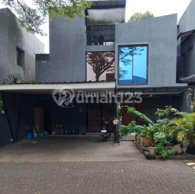 Dijual Rumah di Ozone Residence, Bintaro