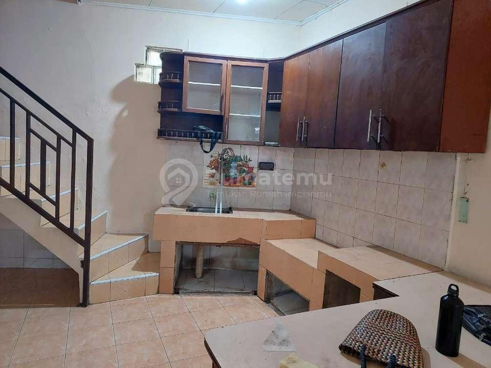 Hunian nyaman dengan desain fungsional, cocok untuk keluarga kecil hingga menengah.