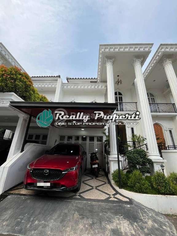 Disewakan Town House 3 Lantai Fully Furnished di Kelapa Dua Wetan Ciracas Jakarta Timur