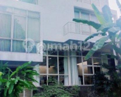 Dijual Rumah Design Modern Tropis di Puspitaloka, Bsd