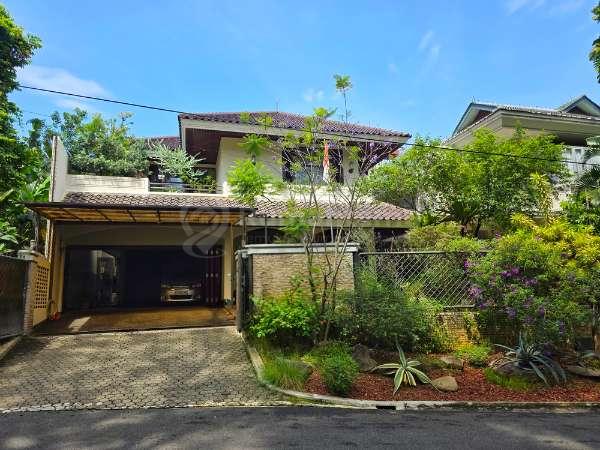 Rumah Pondok Indah Lingkungan Nyaman, Jakarta Selatan