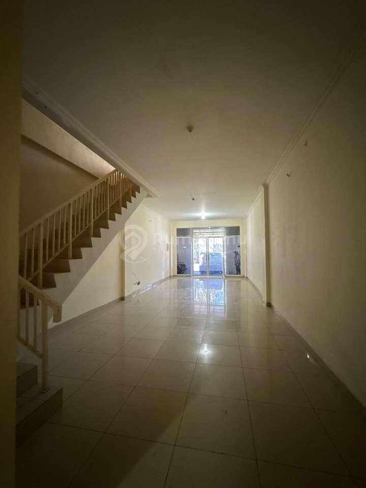ruko green lake city, ruko sentra niaga. bangunan 3,5 lantai. uk 4,5×15m². Lokasi strategis akses toll dan perkantoran. harga 3,7 milyar nego