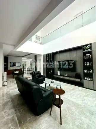 Rumah Mewah Alam Sutera Modern Classic Hook Luas 392M