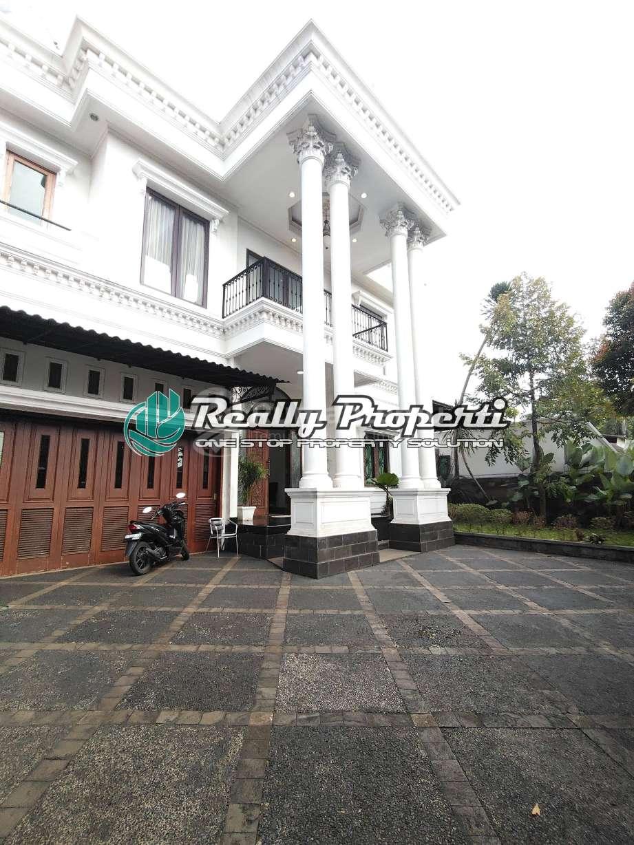 Disewakan Rumah Mewah Pinggir Jalan di Bambu Apus Cipayung Jakarta Timur