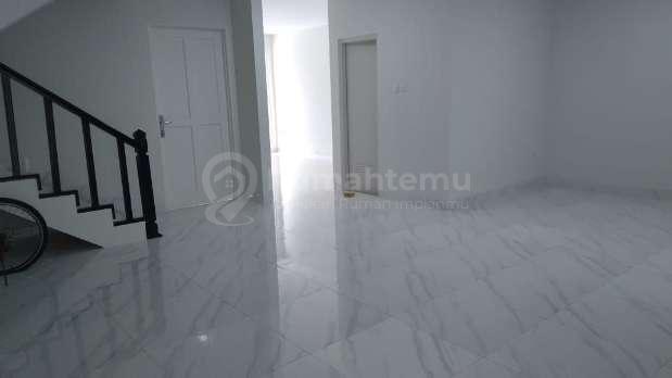 Dijual/Disewakan Rumah 2 Lantai di Taman Modena Cakung Jakarta Timur