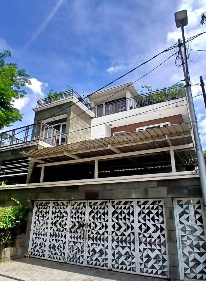 Rumah di Area Pakubuwono Kebayoran Baru