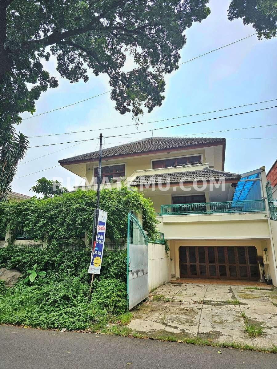 Rumah Pondok Indah Lokasi Bagus, Ada Kolam Renang, Jaksel