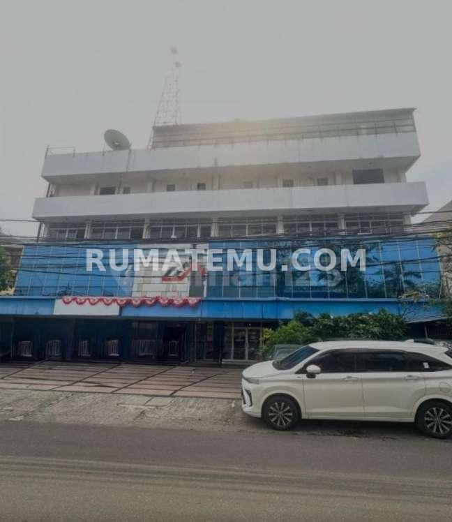 Gedung Kantor 4 Lantai dan Rooftop Setiabudi Harga Mepet NJOP