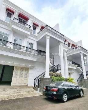 Rumah Mewah Cluster Mansion 8 di Cilandak, Lebak Bulus