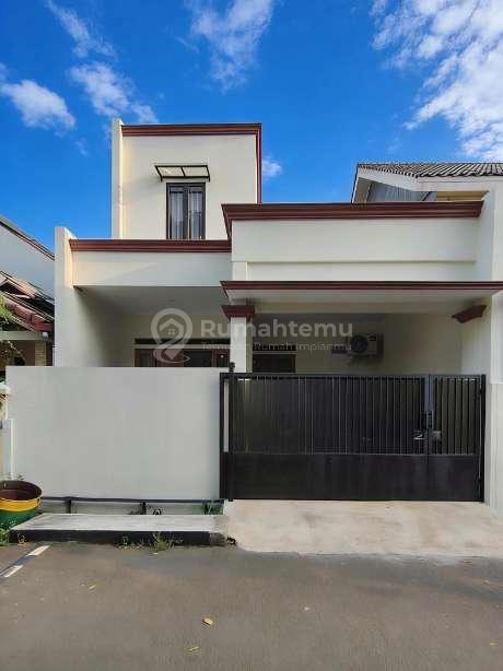 Dijual Rumah Siap Huni Dalam Komplek Dekat Taman di Pondok Bambu Jakarta Timur 