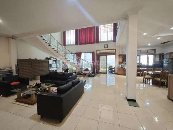 Jual Rumah Mewah Mekarwangi Dekat Tol Moh Toha Bandung