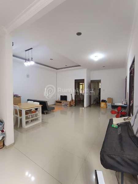 Jual Rumah Luas, Murah di Taman Holis Indah 1 Dekat Tol Pasirkoja Bandung