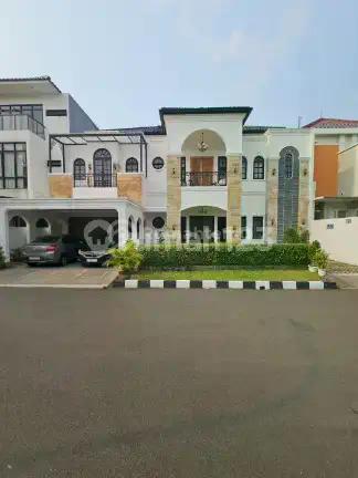 Elegant Home In Lebak Bulus