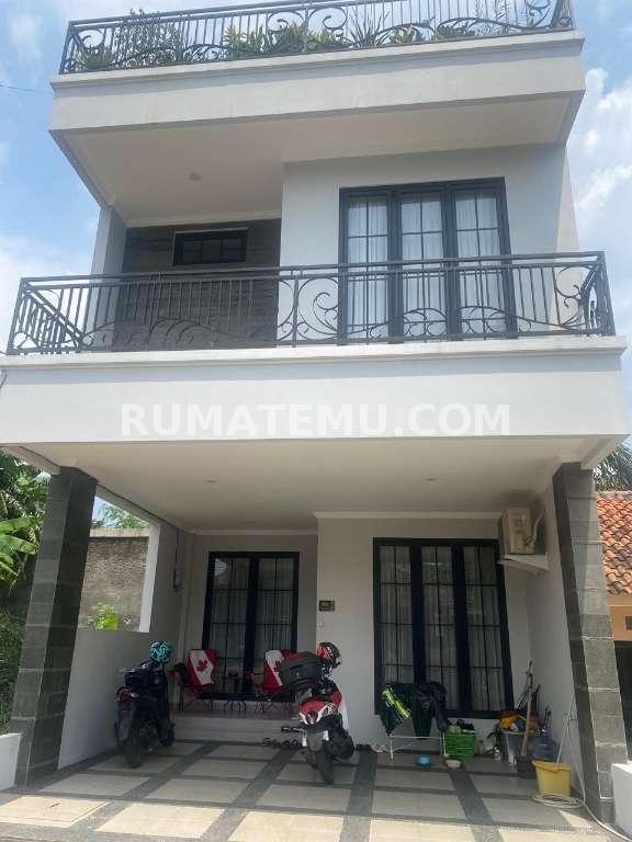Dijual Rumah Modern Mewah di Townhouse Ada Tennis Court 500 Meter ke Andara Toll