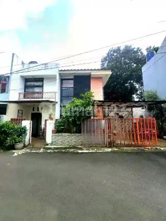 Rumah Dalam Komplek Corner Unit di Gandul Cinere