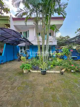 Rumah Lama Terawat Dalam Townhouse di Cilandak