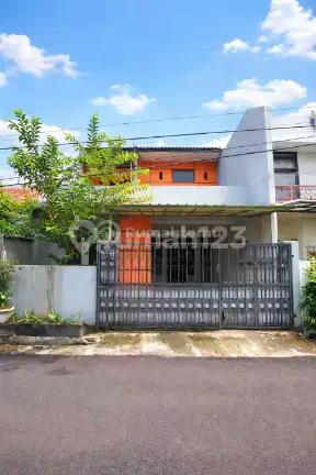 Rumah Dalam Komplek Dekat Gerbang Tol Brigif Gandul Cinere