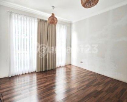 Dijual Rumah di Eminent Vivacia, Bsd 10X18