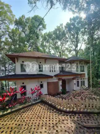 Villa Cantik Eksklusif di Puncak Mega Indah - Mega Mendung, Bogor