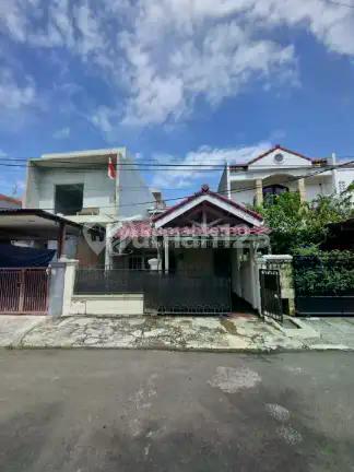 Rumah Pondok Indah - Lokasi Premium, Harga Menarik