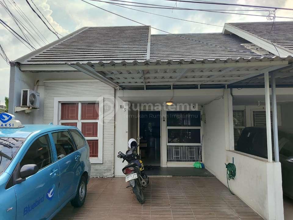 Disewakan Rumah Pinggir Danau – Karang Tengah, Hunian nyaman dengan view danau, suasana adem & tenang
