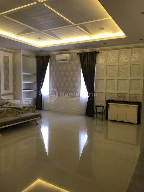 rumah grisenda, cluster lucky park. pantai indah kapuk. lokasi strategis dengan sekolahan dan komplek asri. rumah bagus dan interior bagus. uk 13×17m² posisi hoek. luas bangunan 300m². full furnish dan harga 9 milyar nego