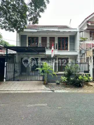 Rumah Cantik Akses Jalan Lebar - Pondok Indah