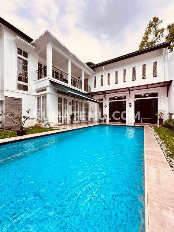 Rumah Mewah di Jagakarsa